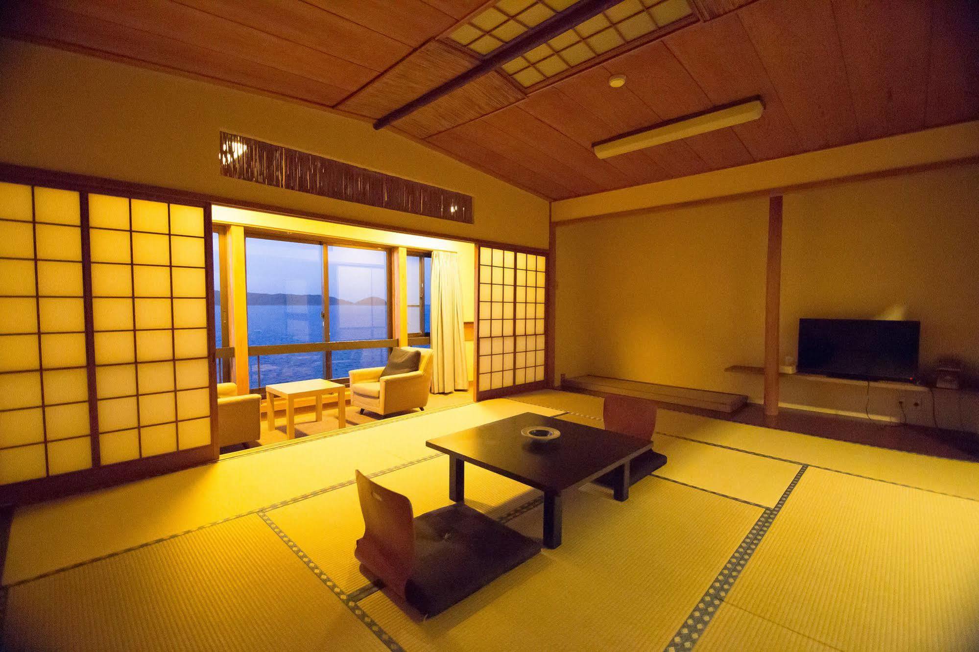 Wakayama Kada Onsen Kada Kaigetsu  Hotel Bagian luar foto
